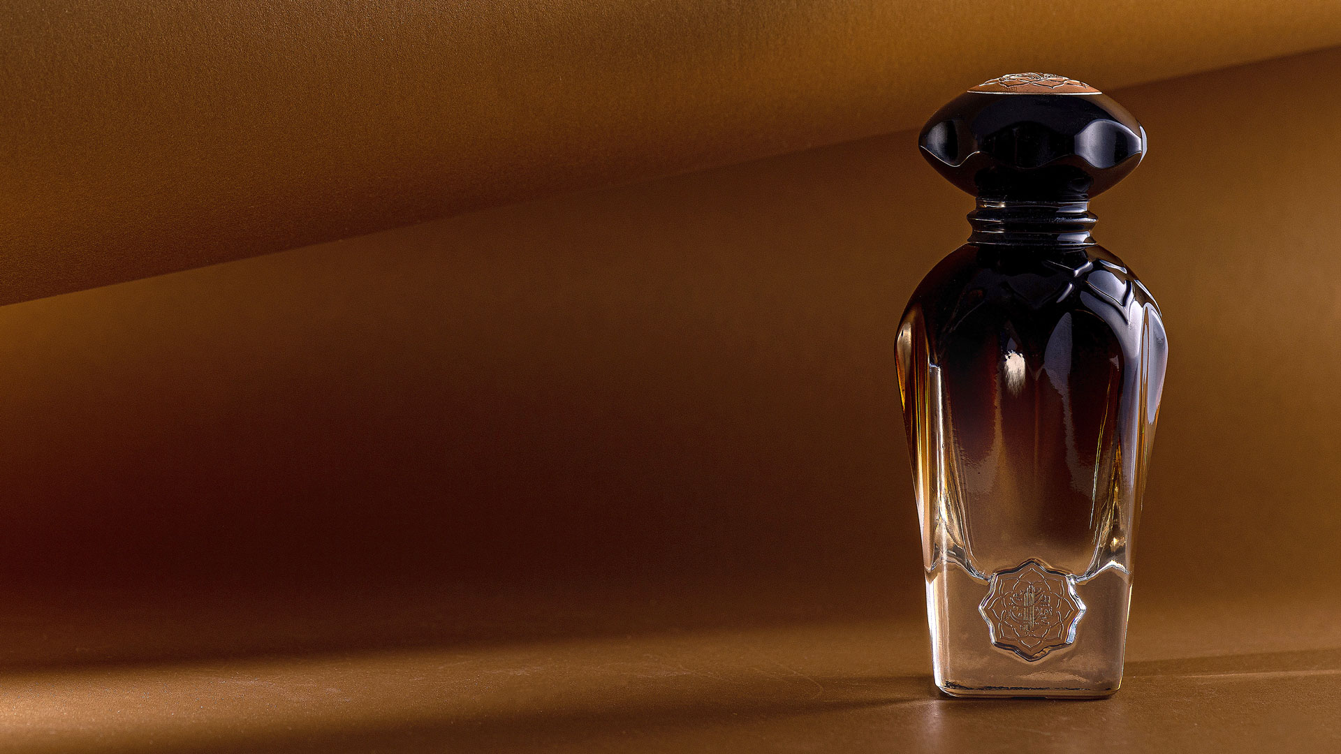 Masters of Perfumery: Unveiling the Exquisite Artistry of Clive Christian Fragrances