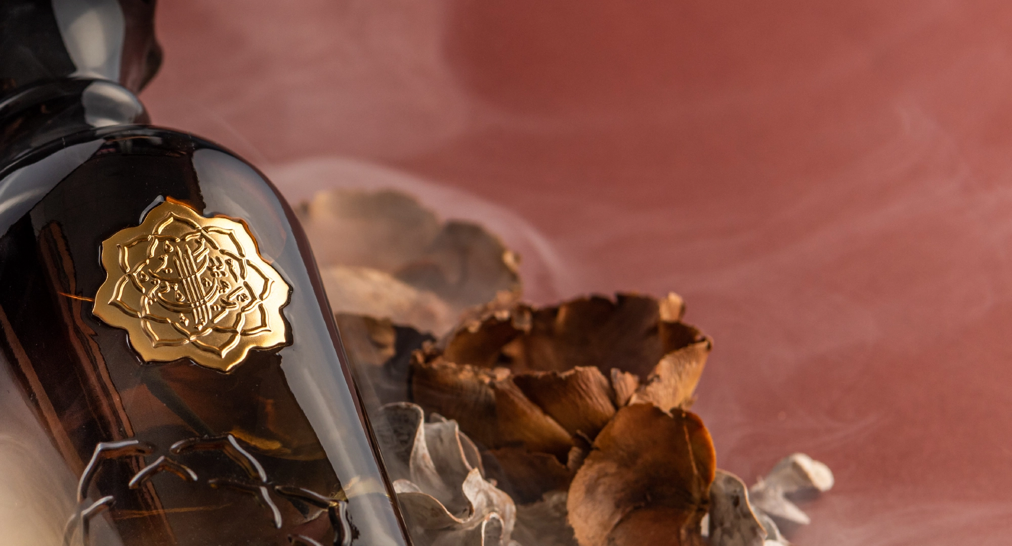 Explore Our Best Perfumes with Strong Sillage in the UAE