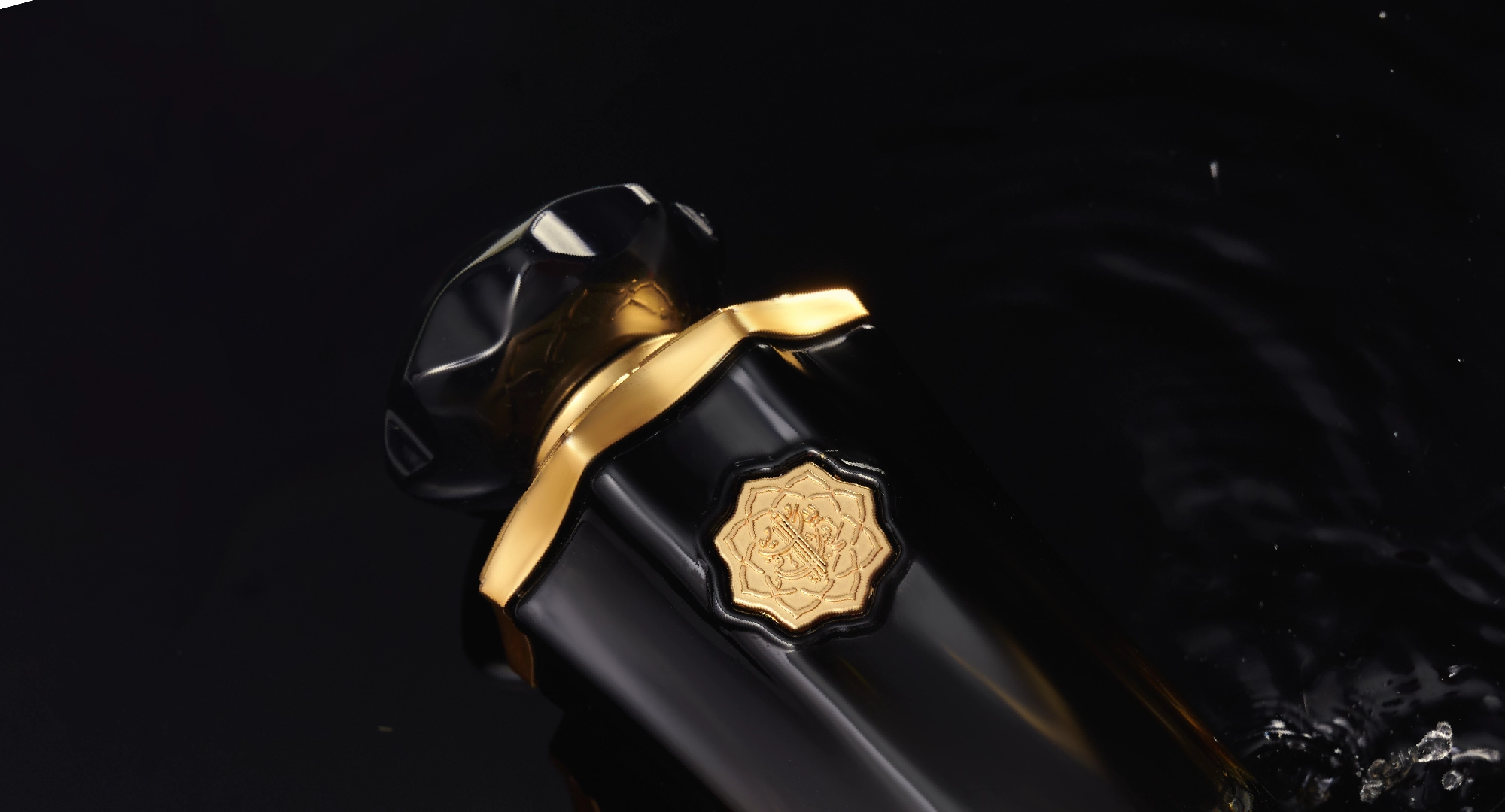 Trusted Perfume Suppliers in Dubai: Why Businesses and Buyers Choose Albait Aldimashqi