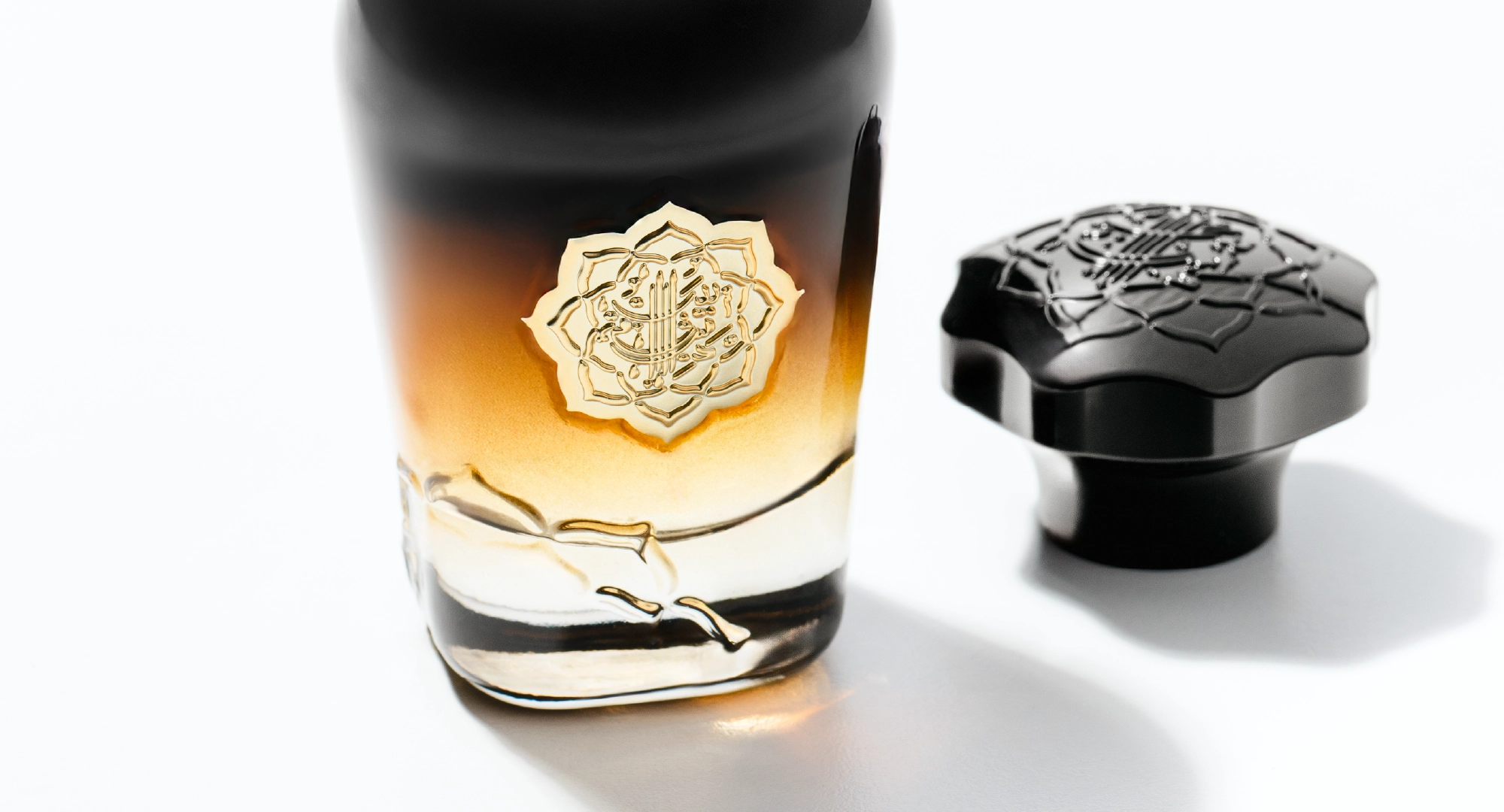 Why Albait Aldimashqi is the Best Place to Shop Long-Lasting Perfumes in the UAE