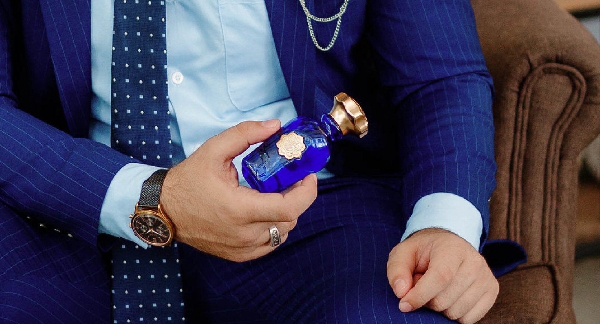 Why Albait Aldimashqi is Your Go-To Destination for Men’s Brand Perfumes in the UAE